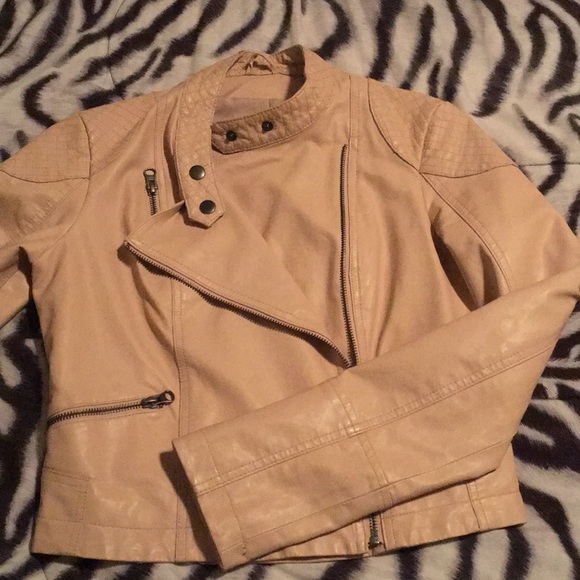 SOFT PINK FAUX LEATHER JACKET - Picture 2 of 8